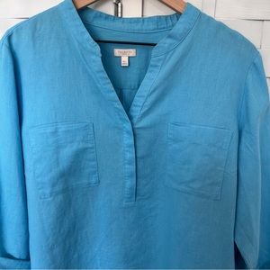 TALBOTS XLP woman’s top, roll tab sleeves Beautiful Aqua blue.  Hi-low hem.